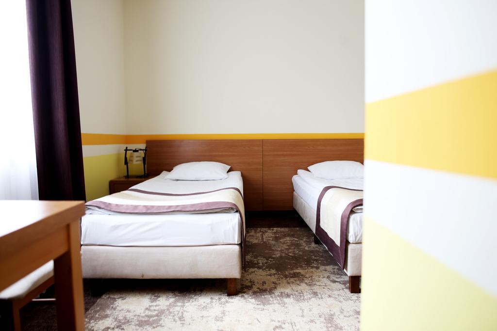 Hotel Folklor Międzyrzec Podlaski Extérieur photo